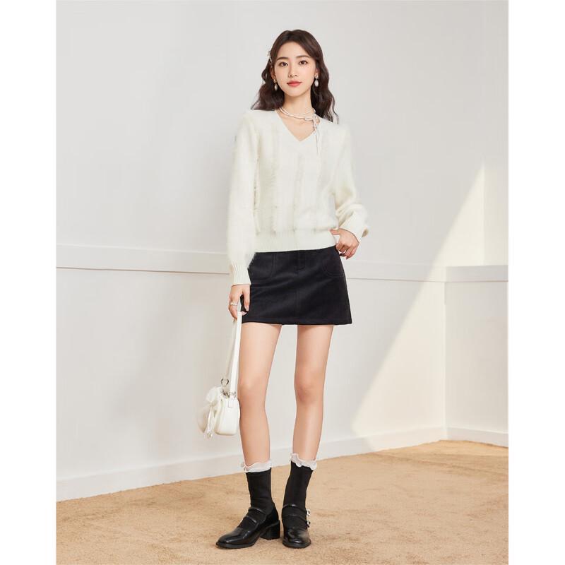 IEF Women's French Style V-Neck Knitted Top