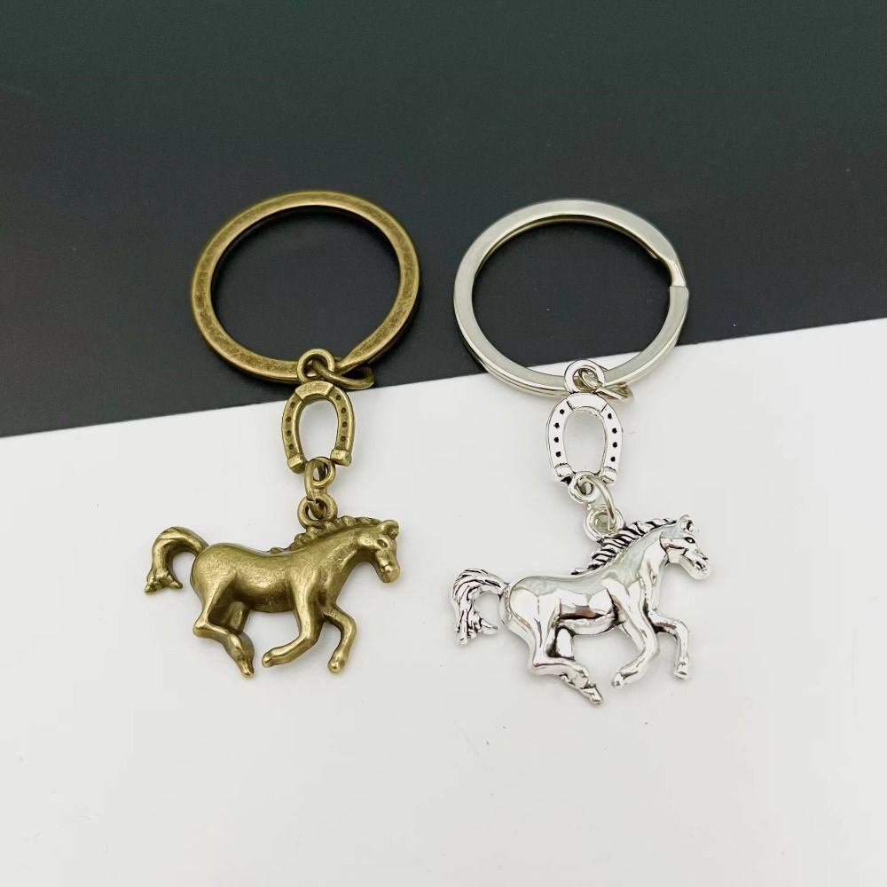 Vintage Style Horse Shoe Keychain Creative Design Stallion Charm Keyring New Year Mascot
