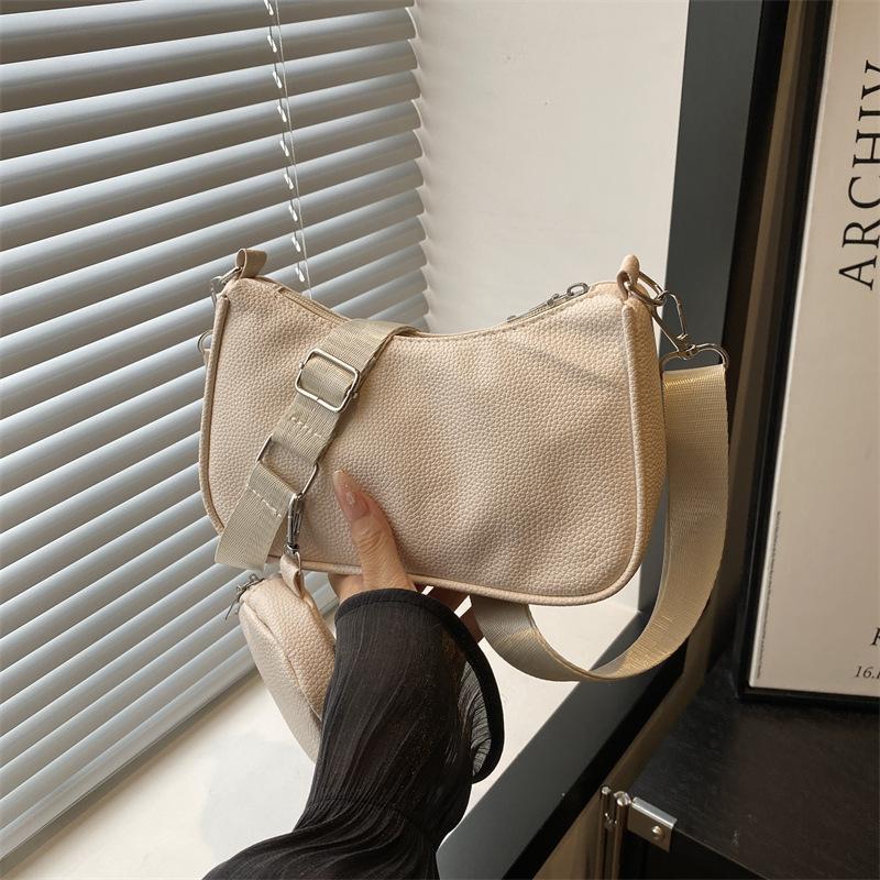 Bag Women's 2025 Summer New Fashion Korean Version Simple Messenger Bag Casual Bag Shoulder Bag Underarm Small Square Bag