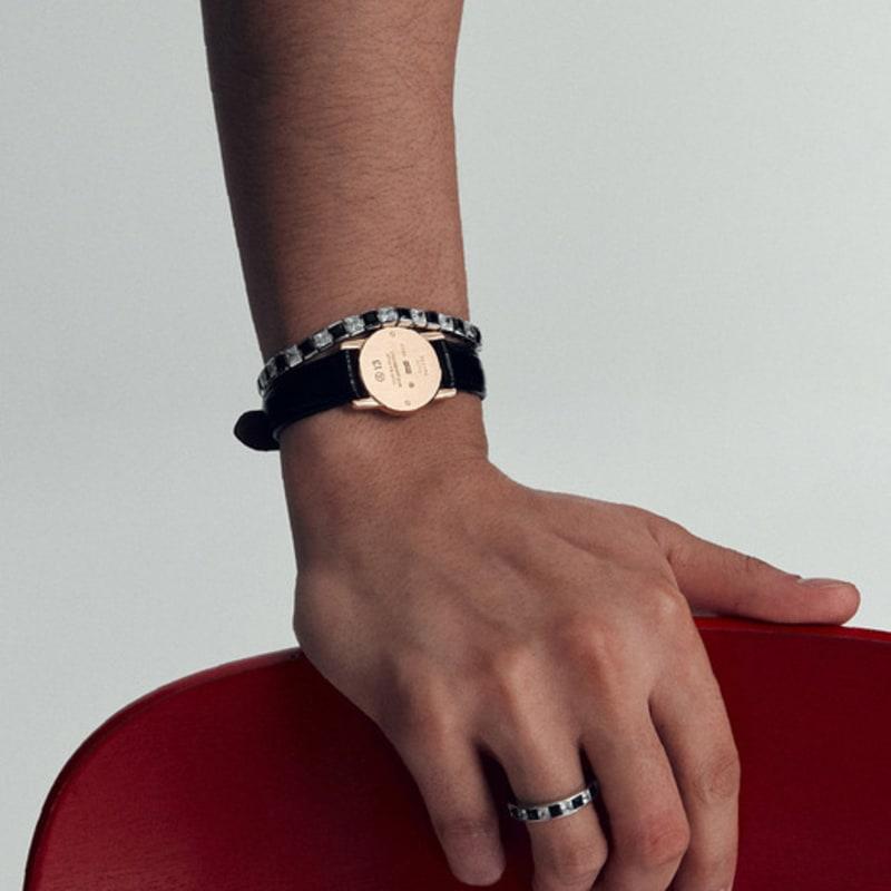 

NUMBERING #3954 Black_Large