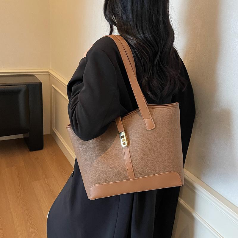 Large capacity bag women's 2025 new trendy autumn and winter retro fashion daily commuting versatile shoulder bag tote bag