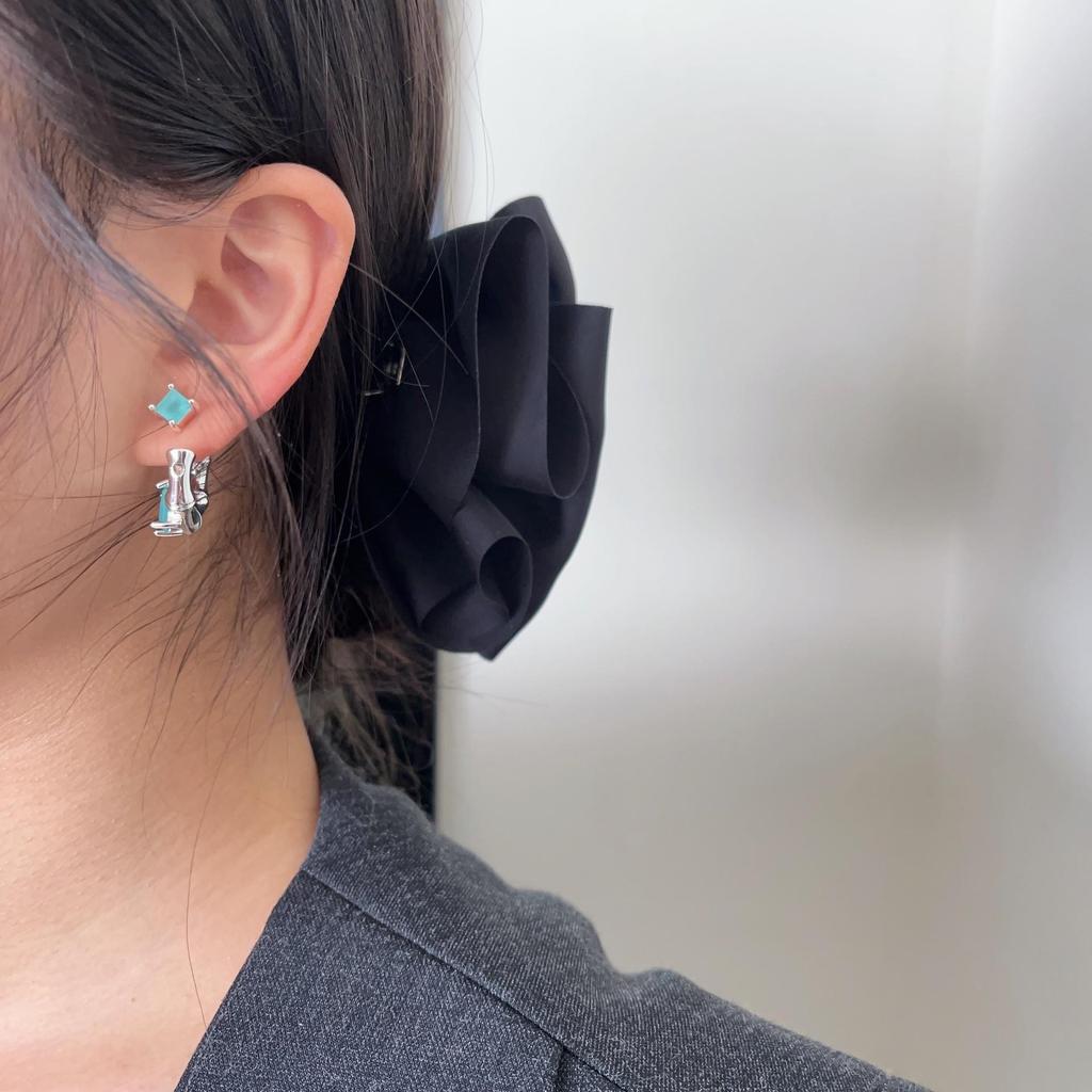 Boucles d'oreilles puces demi-cerceau avec pierres précieuses colorées - Design métal bambou, Bijoux de tempérament mode haut de gamme.