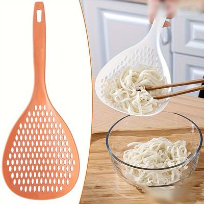 1pc Large Colander Soup Strainer, Dumpling Noodle Strainer Spoon Drain Cooking Spatula, Skimmer Slotted Spoon, Plastic Strainer Scoop With Long Handle