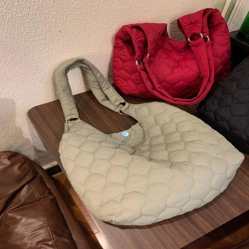 Tote Bag with Large Capacity, Single-shoulder Design, for Commuting, Cloud-shaped Frosted Bag