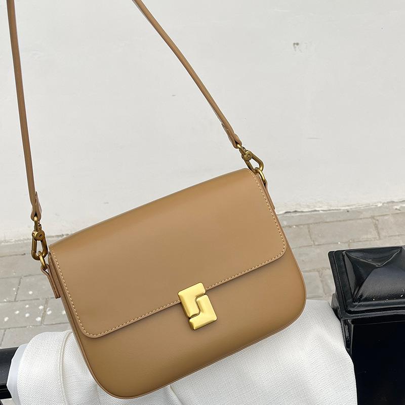 single shoulder messenger tofu bags, commuting niche design, large capacity, fashionable and simple small square bags