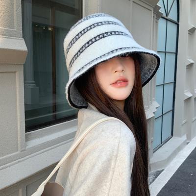 Korean Version of Autumn and Winter New Hat for Women Fashion Striped Plush Fisherman Hat Warm In Winter Small Bucket Hat
