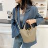 Spring and summer new fashion portable bucket tote bag simple atmosphere shoulder messenger bag casual versatile commute