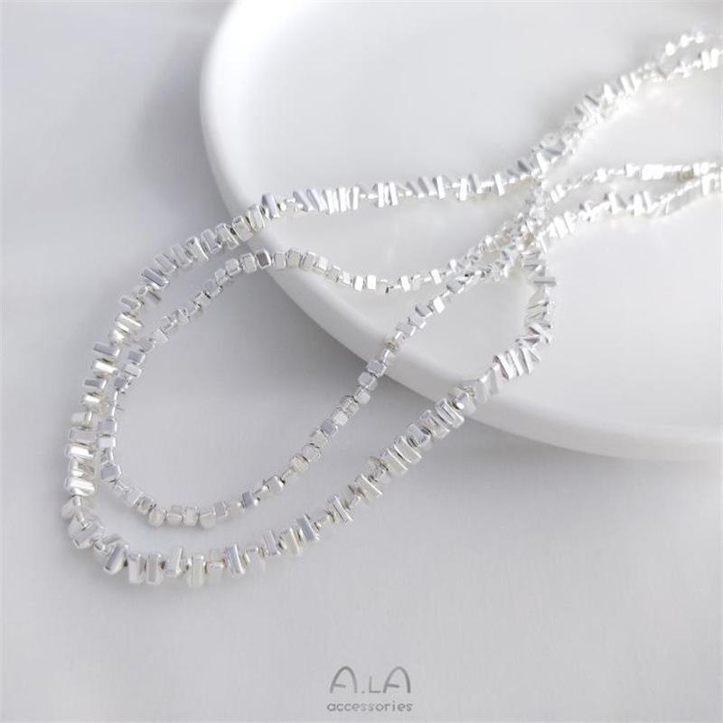 Pozłacane koraliki trójkątne: Jasne Złote/Srebrne, Małe Kruszone Złote/Srebrne Koraliki Dystansowe do DIY Ręcznie Robionej Biżuterii.