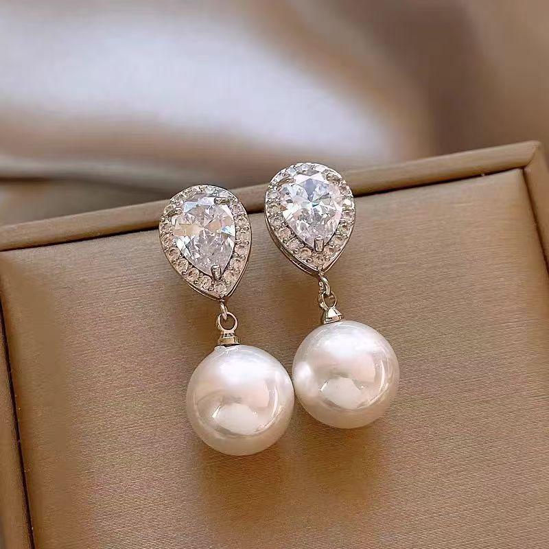 Women's Stud Earrings, Round Fashion Jewelry Pair for Daily Wear and Gifts, Staple for Jewelry Collection