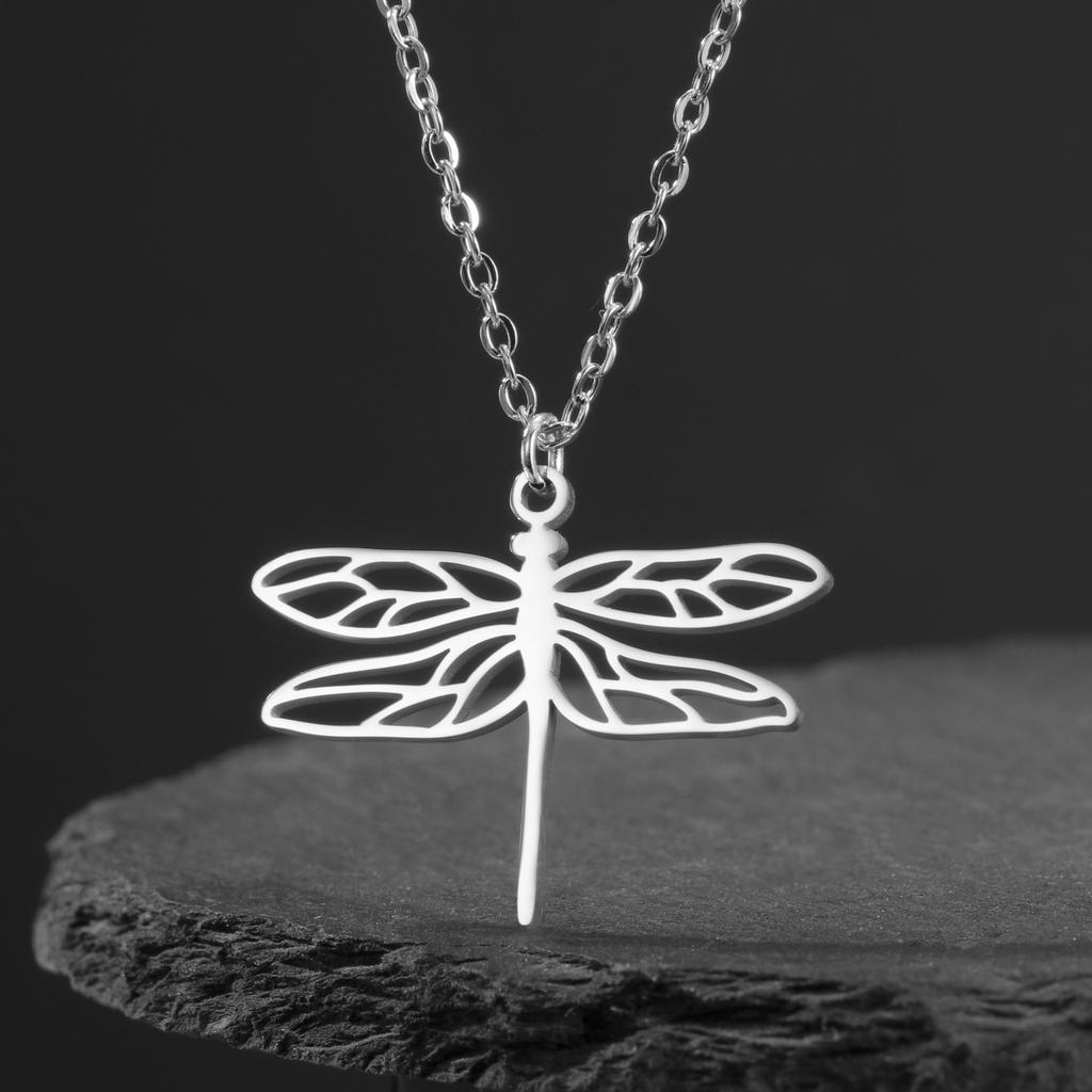 Dragonfly Pendant Stainless Steel Necklace For Men And Women Fashionable And Cute Animal Birthday Gift Jewelry Gift New Style