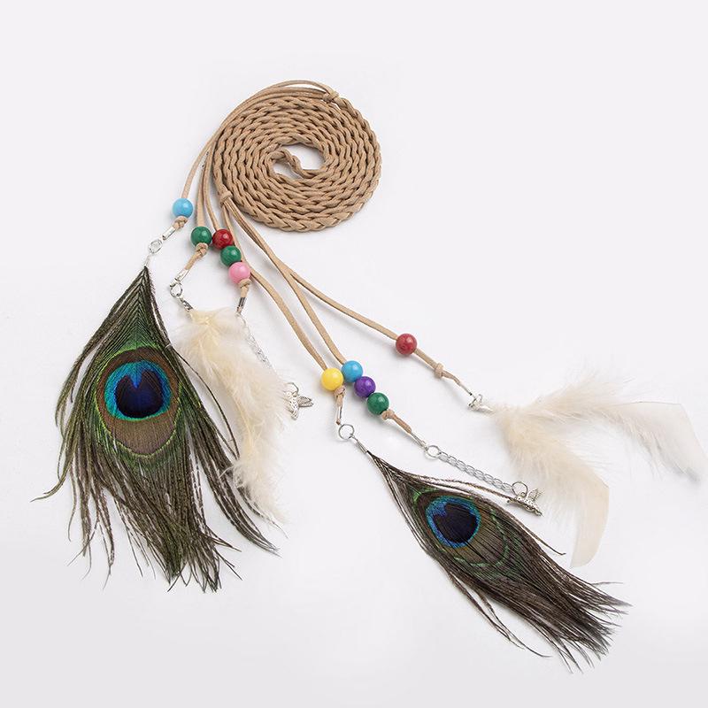 

Богемный этнический плетеный женский пояс с бисером и украшением из павлиньих перьев бежевый