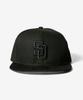 New Era 59FIFTY Black Black Size 7 & Cap, 5/8 (Used)