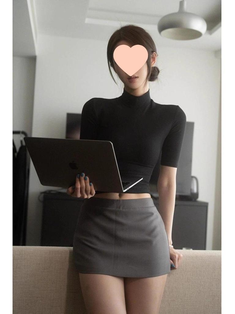 Women's American-Style Black Knitted Short-Sleeve Top: Spring/Summer Sexy, Slimming, Tight-Fit Half-High Collar