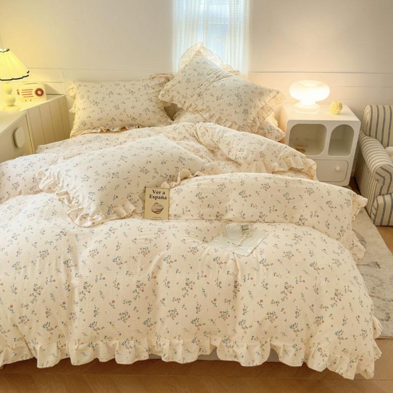 Sanftes kleines florales Vier-Teile-Set Aerobic gestrickte Baumwolle Bettlaken Spitze doppellagiges Garn Bettbezug gewaschene Baumwolle Bettlaken
