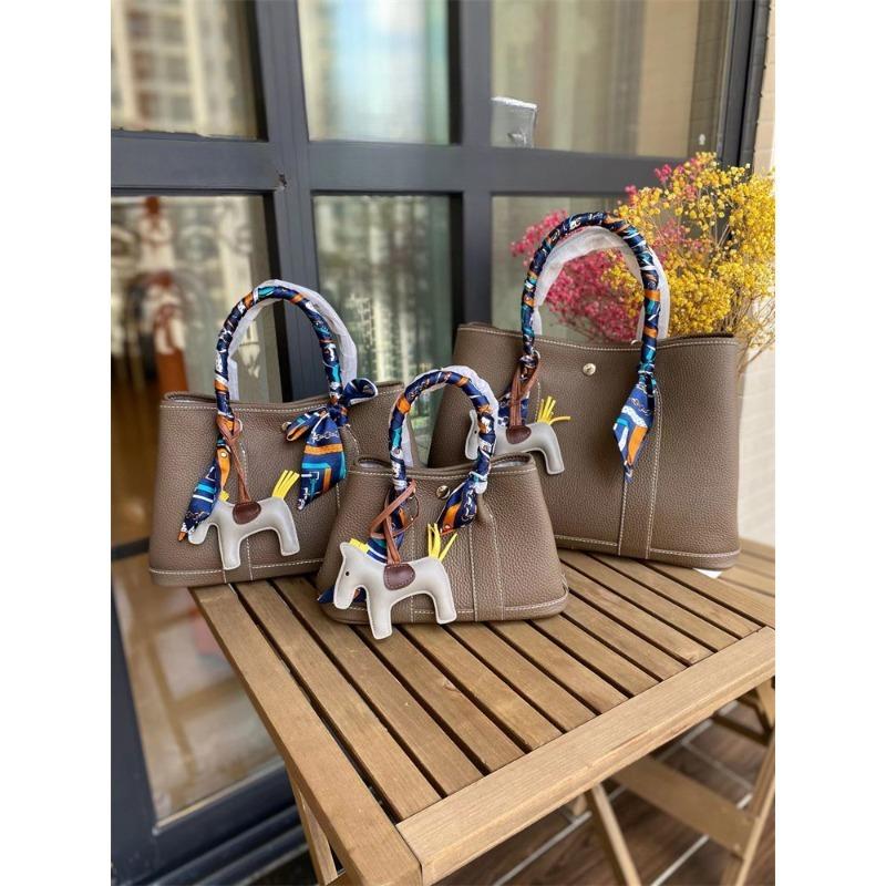 New Bag European and American Popular Women's Bag Garden Bag Canvas Shoulder Strap Portable Shoulder Messenger Bag Cowhide Bag