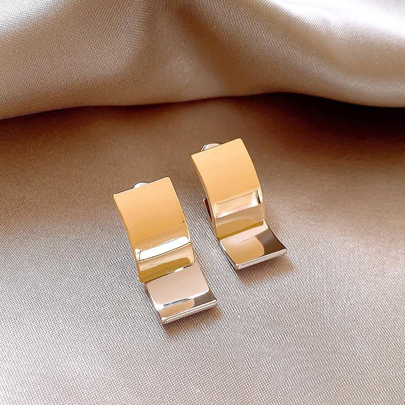 European and American silver needle smooth square pendant earrings stud earrings design sense niche earrings