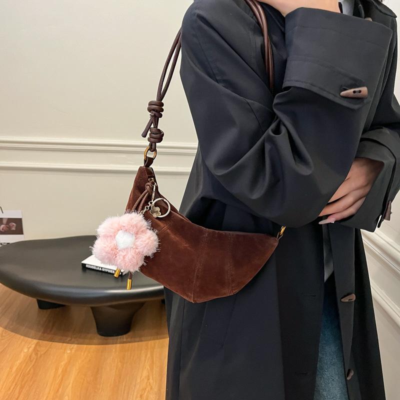 New lamb wool color matching half-moon bag hairy underarm bag women's lazy wind dumpling shoulder bag