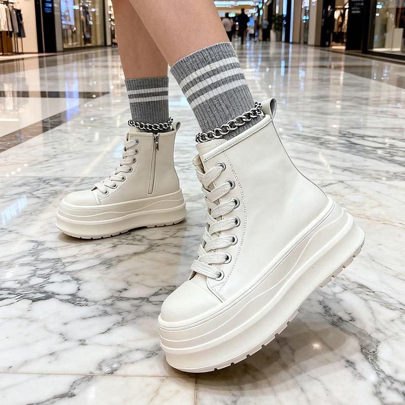 Dicksölig erhöhende Damen neue Herbst kleine vielseitige Brotschuhe High-Top großköpfige Board-Schuhe