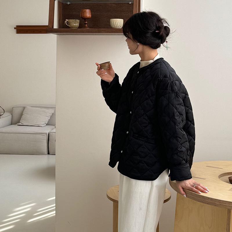 Light Luxury New Chinese Down Jacket Women's Short 2024 Winter Round Neck Literary Rhombus White Duck Down Casual Warm Jacket