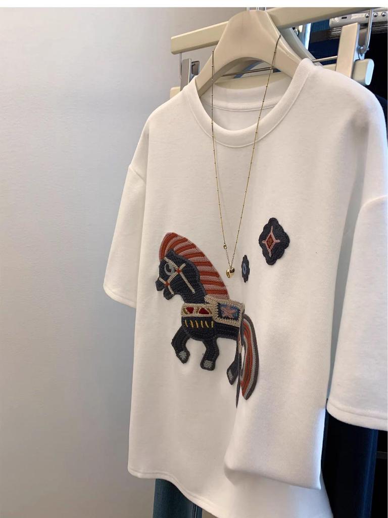 Plus Size Spring/Summer 2026 Embroidered Horse Tee - Women's Loose Short Sleeve Casual Top