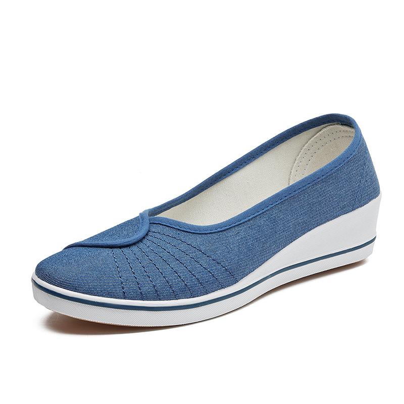 Fashion Women's Work Shoes with a Flat Heel and a Wedge Heel for Nurses