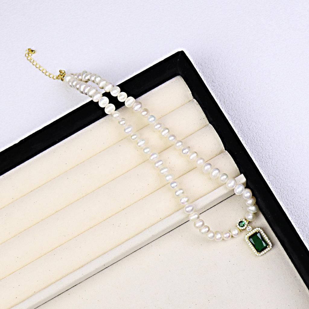 High-End Freshwater Pearl Necklace with Emerald Pendant - Women's Elegant Choker Gift