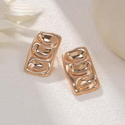 Irregular Gold Geometric Earrings Women'S High Sense Temperament Commuter Fashion Ear Jewelry Glossy Metal Stud Earrings