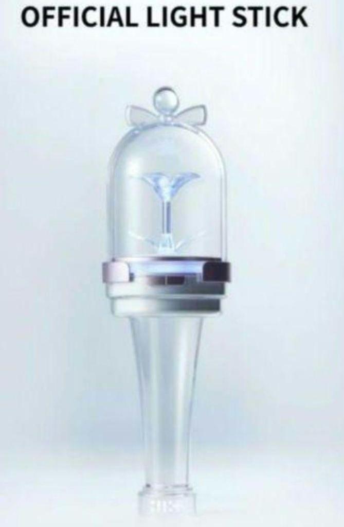 [USED] ILLIT Official Penlight with Trading Card 1