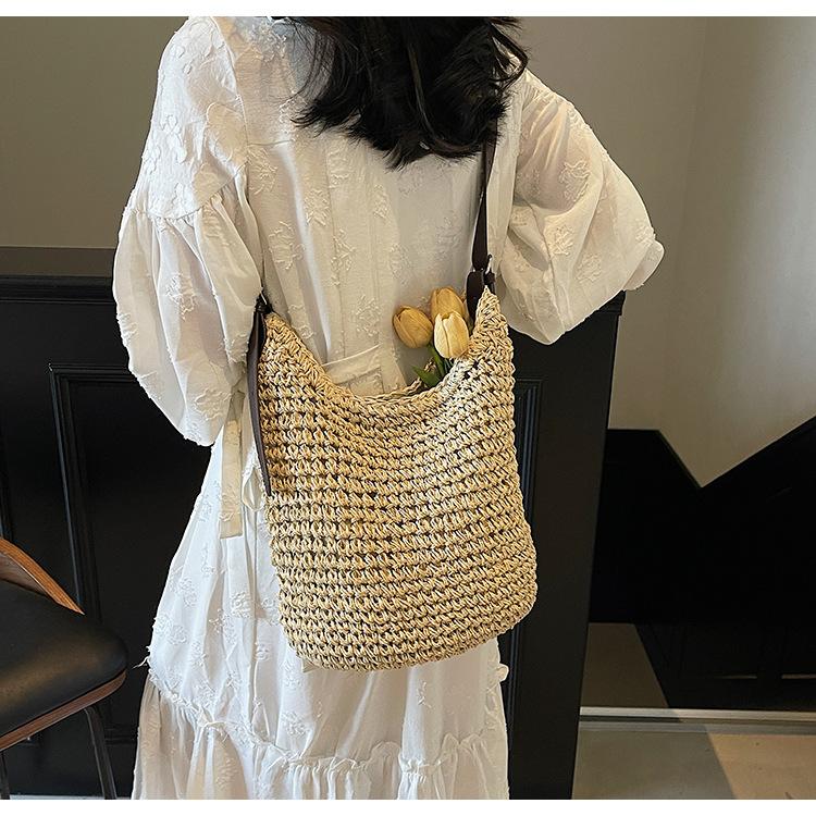 Large Capacity Woven Bag Women's New Fashion Commuter Shoulder Bag Seaside Vacation Beach Bag Woven Straw Tote Bag for Women