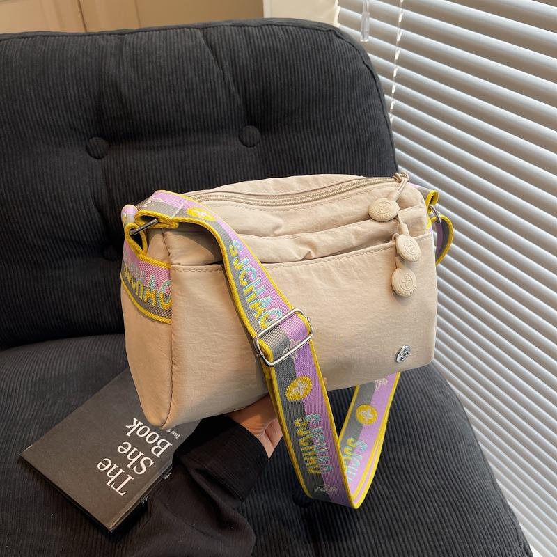 Niche pillow bag women's summer new casual shoulder commuter bag versatile sports messenger cloth bag