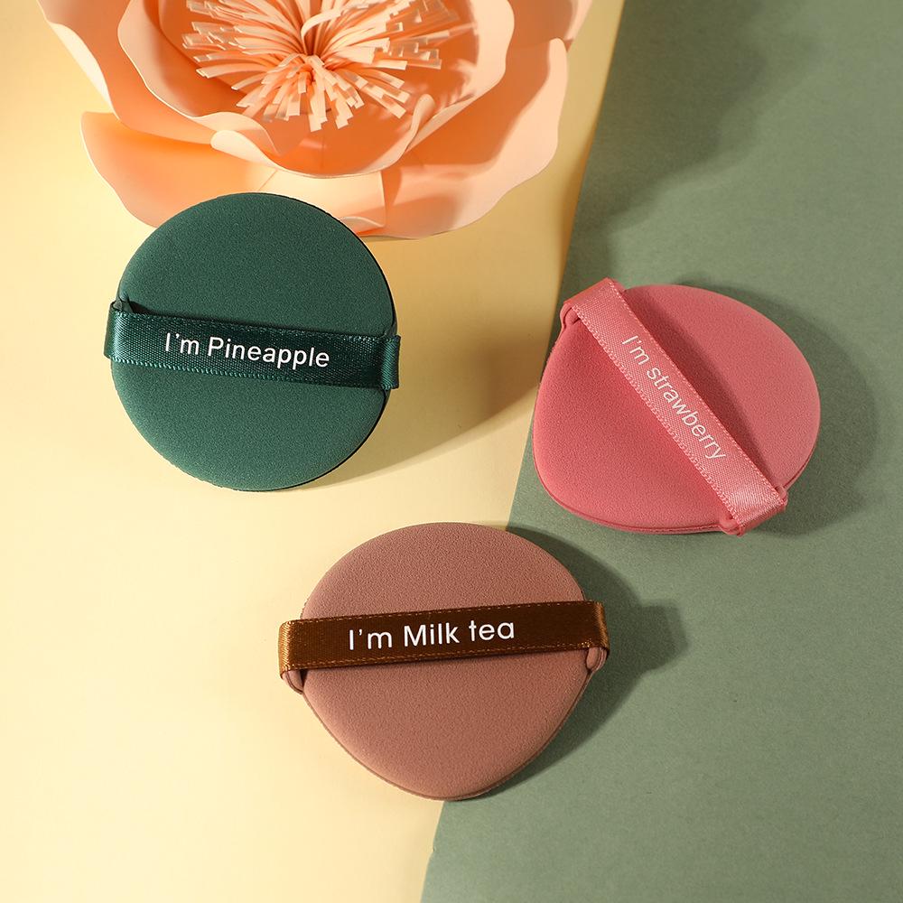 Dual-Effect Double-Sided Cushion Puff: Versatile Dry/Wet Sponge for Setting and Adhering Loose or Pressed Powder.