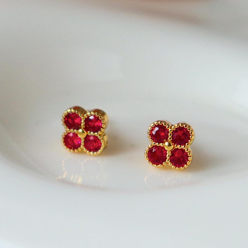 

Европейская и американская мода Циркониевые серьги-клевер: Роскошный, Элегантный, Универсальный