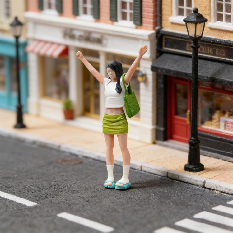 Realistic Skirt Girl Figure Model 1:64 Scale Hand Painted Miniature Figures for Dioramas Props,Photography Collector