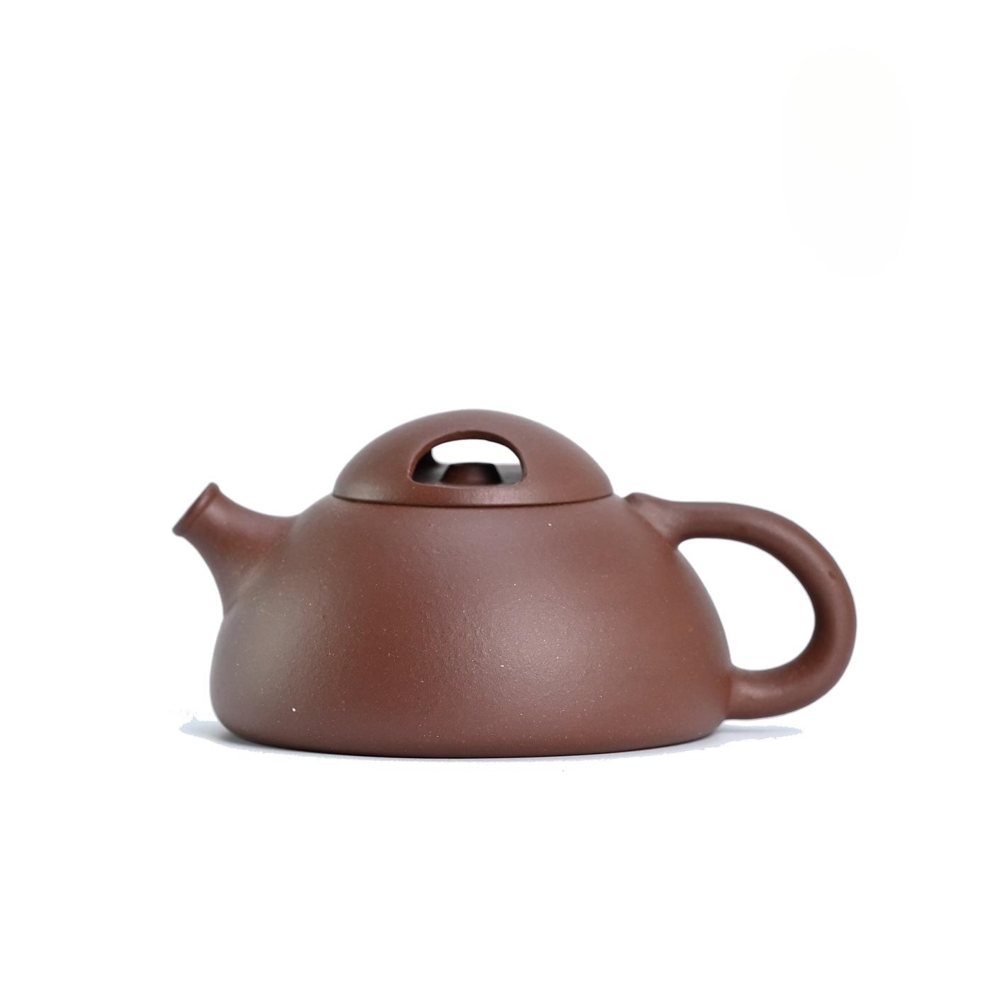 

130ml Creative Yixing Purple Clay Teapots Pure Handmade Cow Lid Pot Raw Ore Mud Kettle Chinese Zisha Tea Set Tea Ceremony Gift