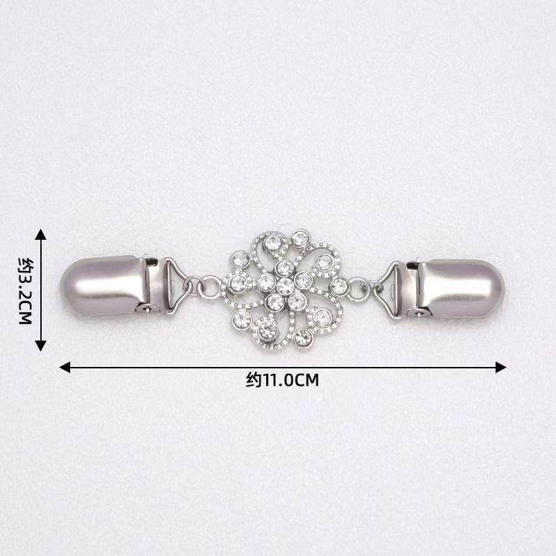 Vintage Hollow Flower Collar Clip Shawl Connection Buckle Women's Sweater Clip Lace Geometric Vintage Hollow Flower