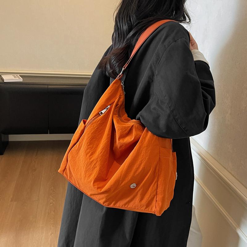 Minimalist and simple large capacity crossbody bag for women, 2026 new model, pure color, small crossbody bag, single shoulder s