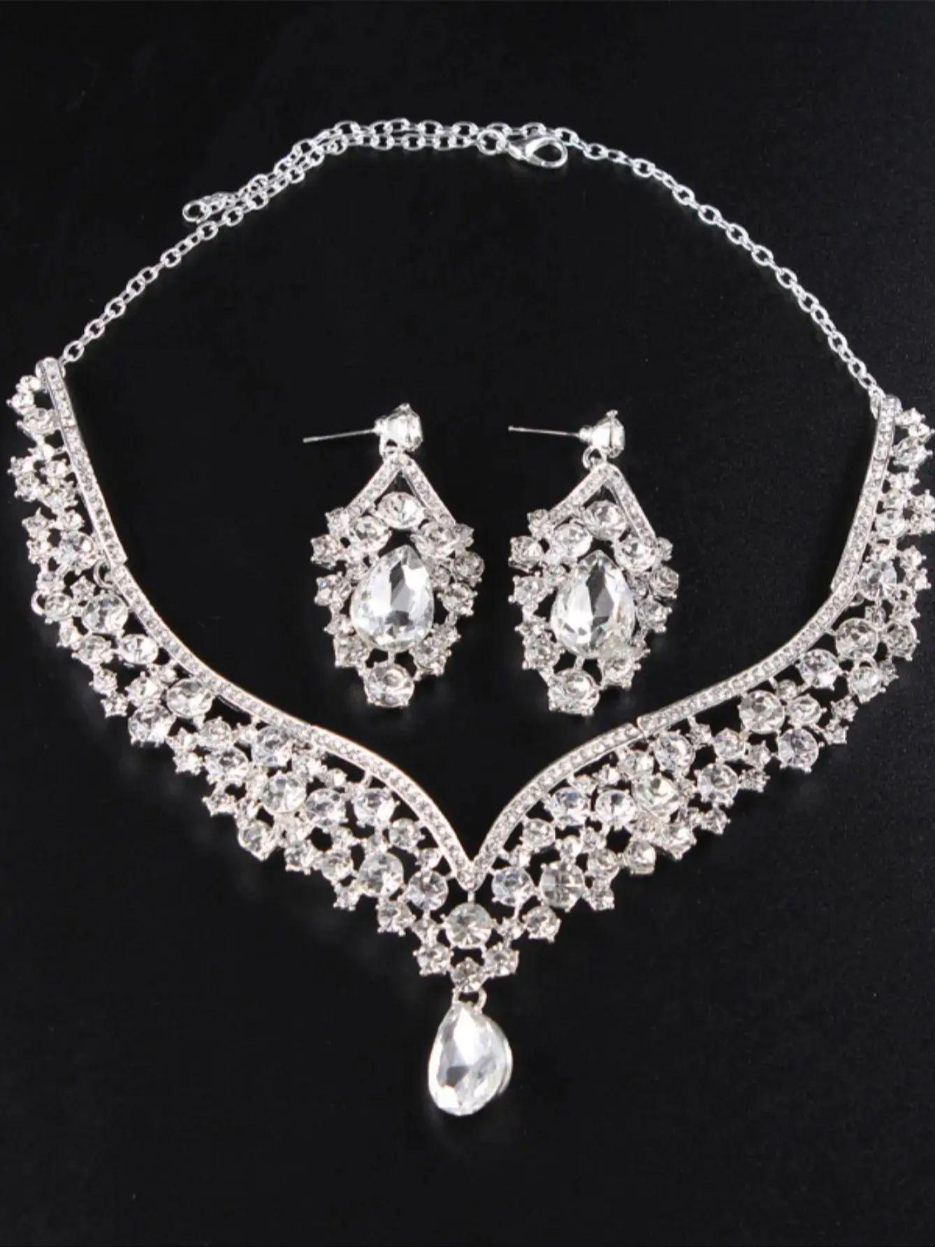 

Комплект женских украшений из 3 предметов, европейская и американская мода, комплект из ожерелий и серег со стразами, аксессуар для свадебного платья невесты Silver