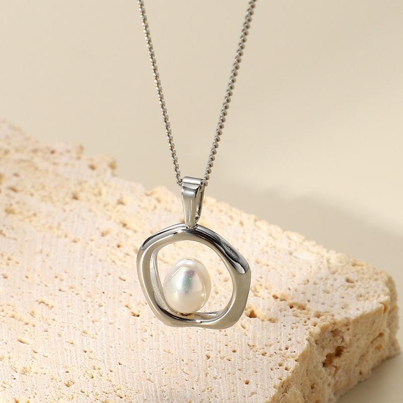 Irregular Ring Pearl Pendant, Titanium Steel Necklace Plated With 18K Real Gold, Retro Niche Design Does Not Fade.
