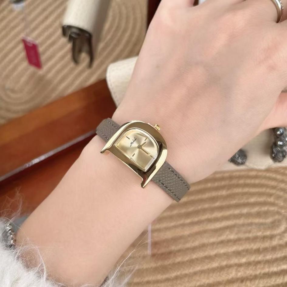 D-Shaped Watch Leather Belt Women S Watch Autumn And Winter Wear Women S Watch