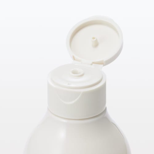 MUJI Medicated Brightening Lotion 300 mL OAQ28A4S 83926663