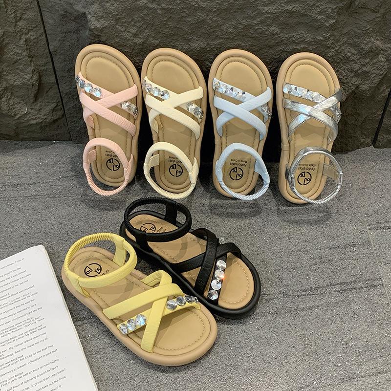 Flat sandals women's 2025 new summer wear with skirt casual sports beach shoes student Roman sandals