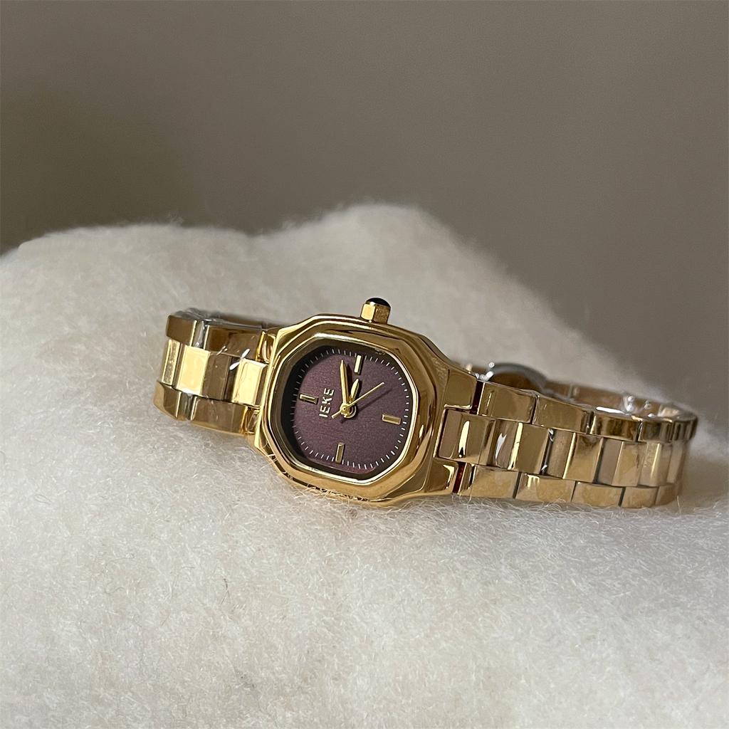 Retro Watch Design With Small Dial, High-End Temperament, Simple And Fashionable, Gold Quartz Watch For Women, A Gift For Women
