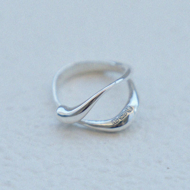 ahjeong Erode Mini Ring. Silver