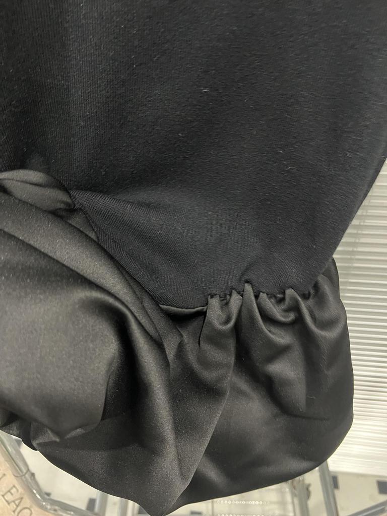 2025 A/W Spicy Girl Black Waist-Cinching Slim-Fit Long Sleeve Dress with High-End Short Puffy Skirt.