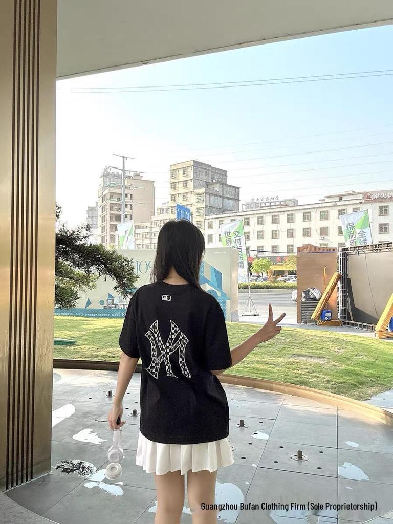 MLB Dopamin Serie Unisex T-Shirt mit gesticktem Logo - 3ATSM0653