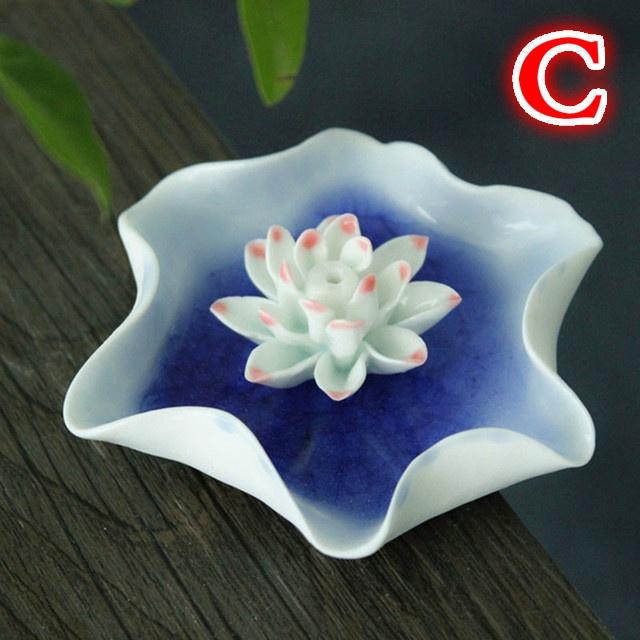 Handmade Ceramic Crafts Lotus Incense Base Aromatherapy Burner Sandalwood Stick Incense Holder for Living Room Home Decor