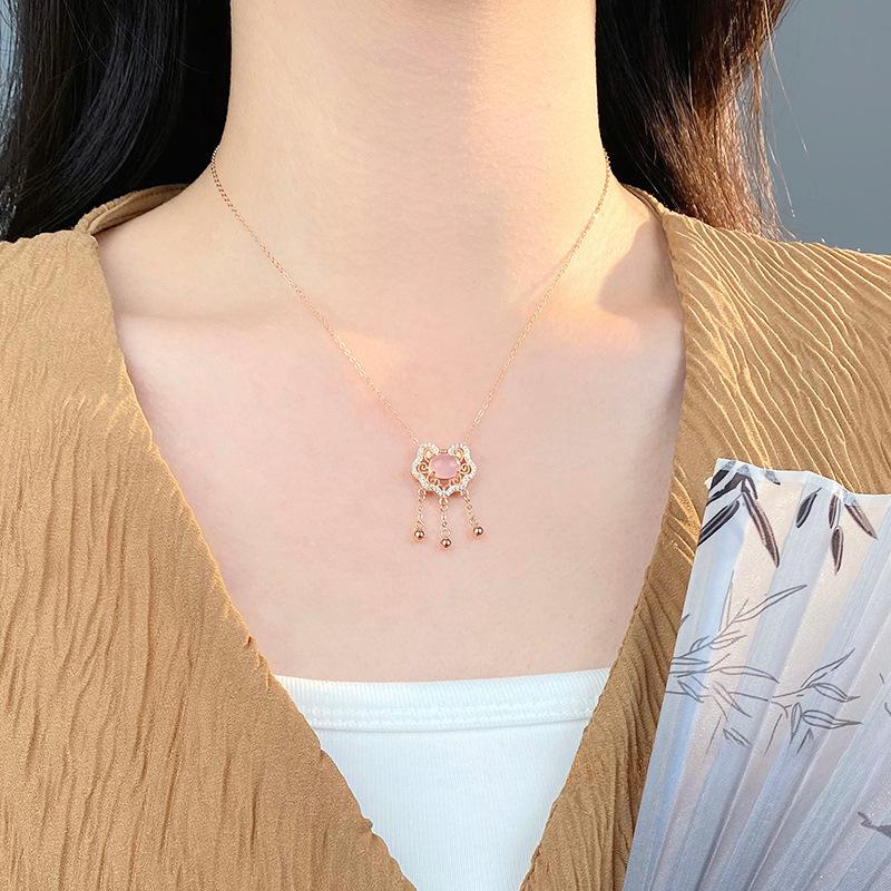 New Chinese Ruyi Lock Tassel Necklace for Women's Light Luxury and High Grade Chinese Style Collar Chain