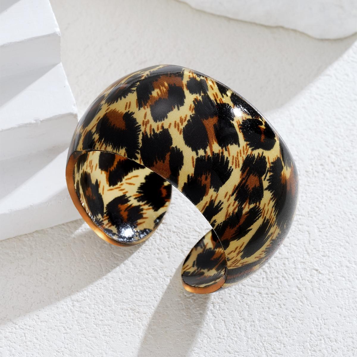 

Vintage Exaggerated Leopard Print Resin Cuff Bangles for Women Fashion Sexy Y2K Thick Wide Bracelets Beach Jewelry Gift 2026 New