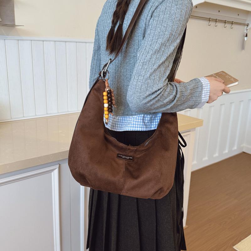 Suede bag women's large capacity 2025 new autumn and winter casual retro shoulder messenger bag commuter dumpling bag