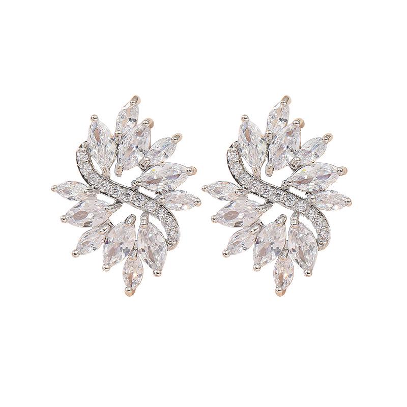 European American Retro Flower Zircon Crystal Earrings: Sparkling White Studs with Heavy Workmanship